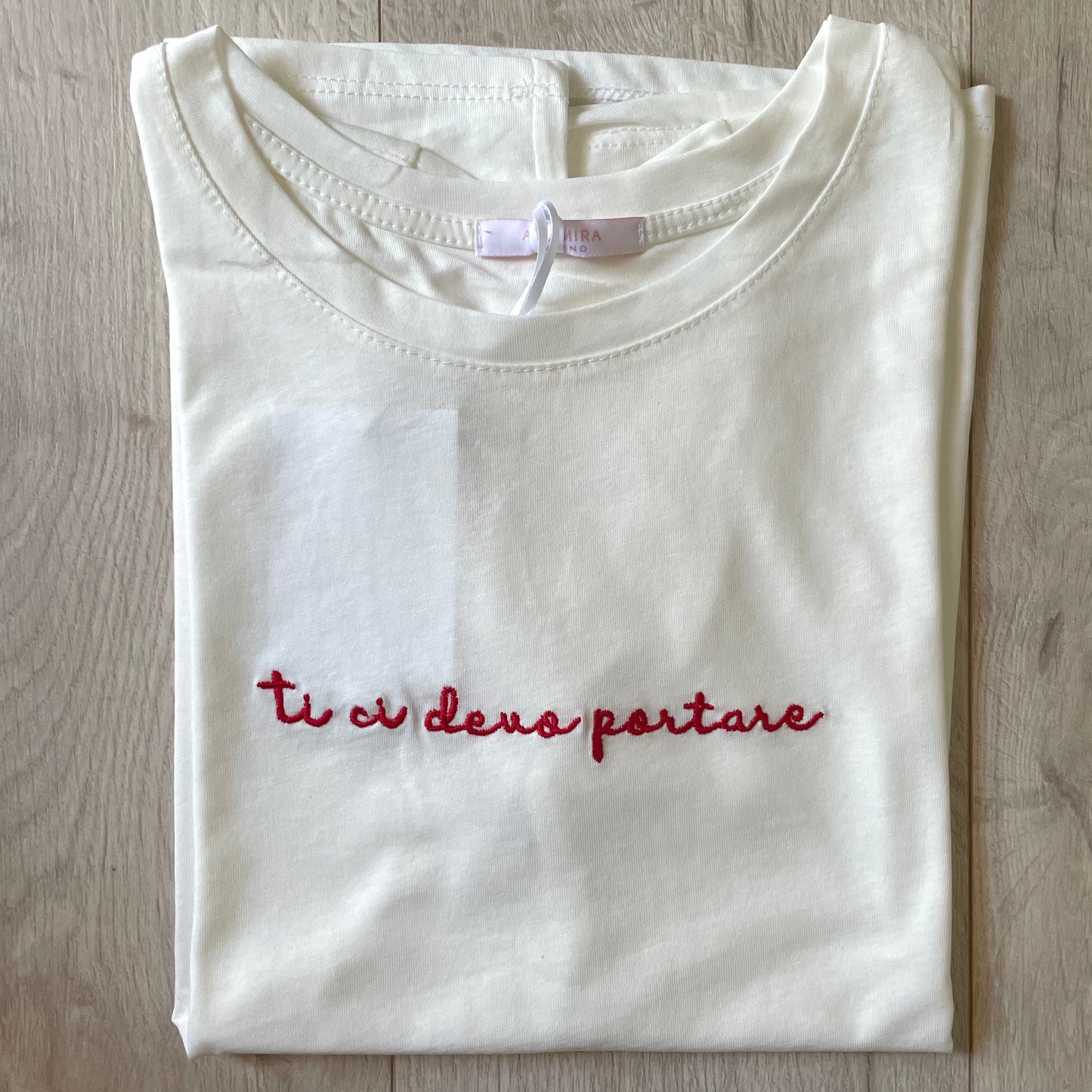 T-shirt Ricamata